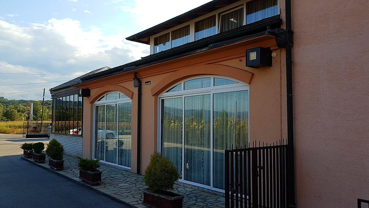 Gostionica Lazic Hotel Zvornik Buitenkant foto